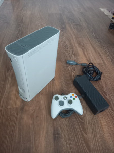 Xbox 360 Arcade konzol fehér