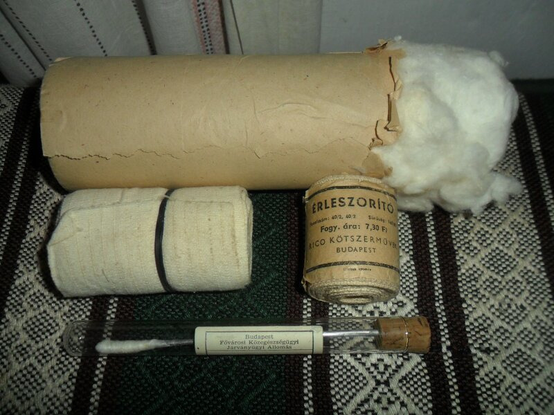 Antik kötszerek, kémcső