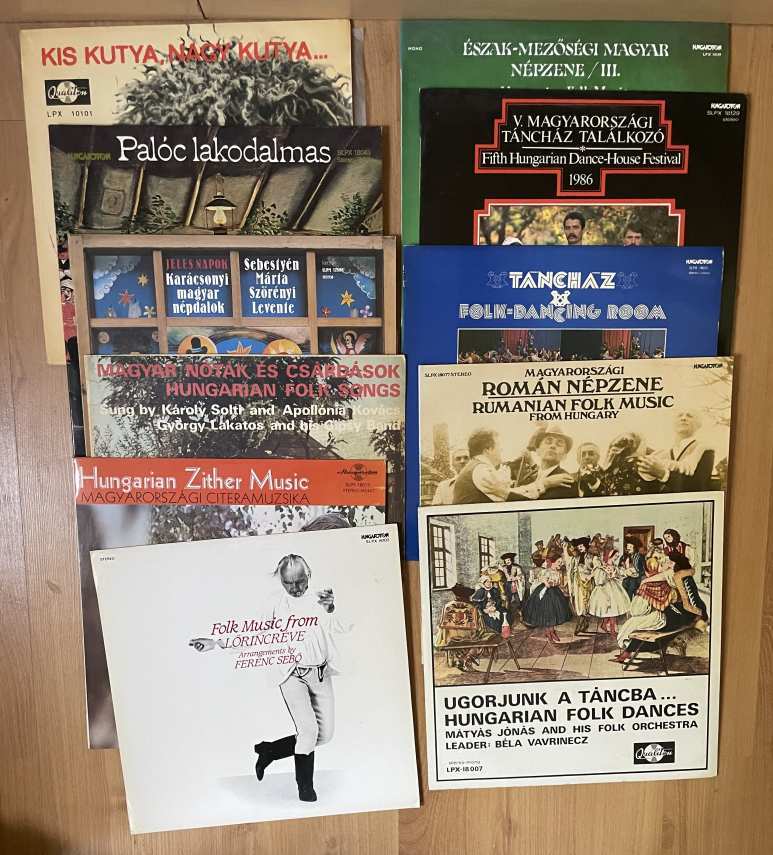 MAGYAR vegyes LEMEZCSOMAG  --  Mese -Kabaré - Cigány- és Népzene - Örökzöldek - Líra --  260 db