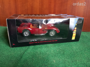Ferrari 250 Testarossa with Fuel Pump 1:18 Shell Classico