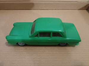Lemezárúgyár Lendület Ford Taunus zöld