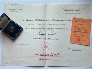 Rákosi - Érdemes Orvos jelvény dobozában + adományozó + igazolvány - 1953-as adományzás