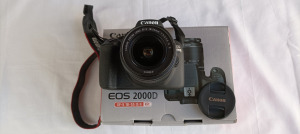 Canon EOS 2000D + EF-S 18-55 IS II Kit
