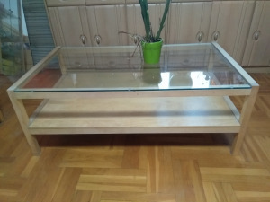 Szép dohányzó asztal üveglapos nagy méretű 70x120x45cm