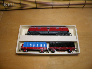 TT  1:120 221 139-9 dízelmozdony + 2db felújított tehervagon egyben, vasútmodell