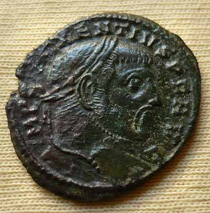 MAXENTIUS follis Aquieia !