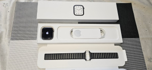 Apple Watch Series 7 45mm eSim Acél Okosóra Szinte Új Garis